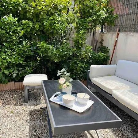 Apartment Petite Maison 300m Des Remparts, Wifi Avignon