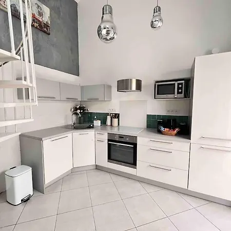 Apartment Petite Maison 300m Des Remparts, Wifi Avignon
